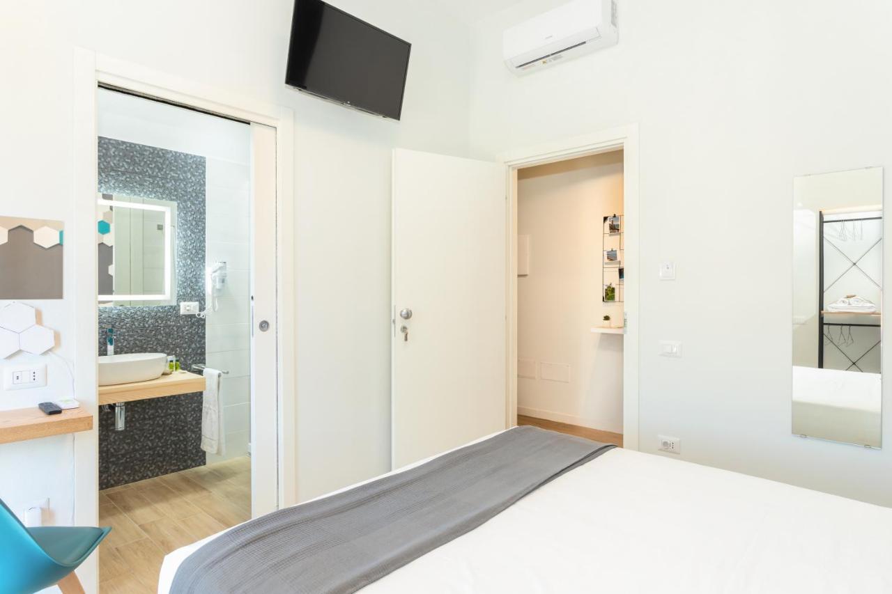 Domus Laetitiae Rooms & Apartments Quartu Sant'Elena Exterior photo