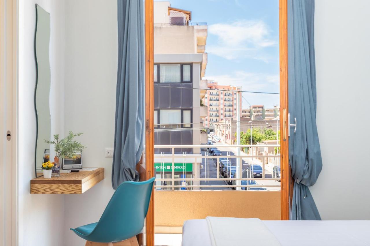Domus Laetitiae Rooms & Apartments Quartu Sant'Elena Exterior photo
