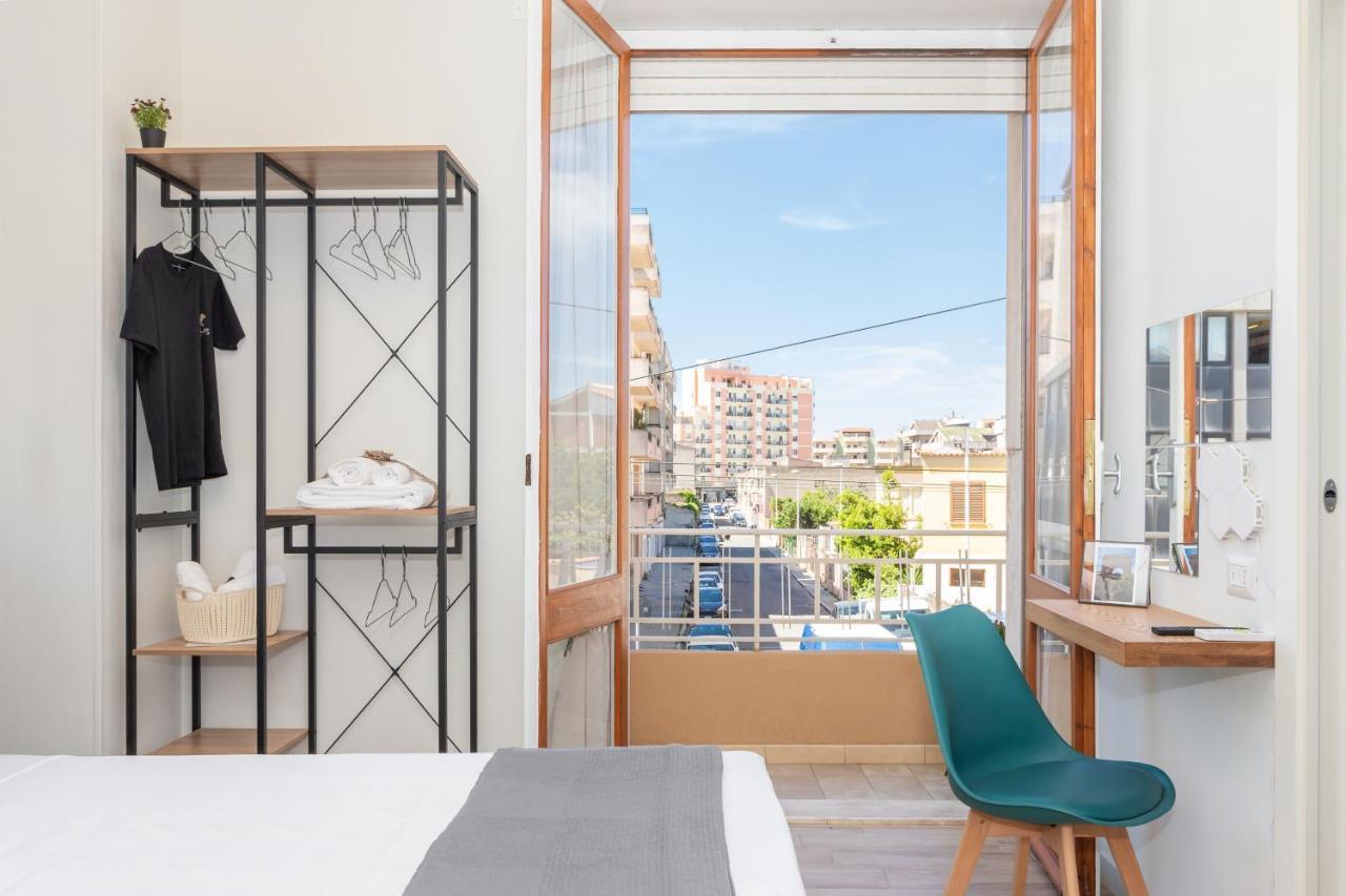 Domus Laetitiae Rooms & Apartments Quartu Sant'Elena Exterior photo